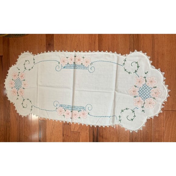 Vintage Embroidered Floral Table Runner with Lace Edges 18x41 - Picture 9 of 11